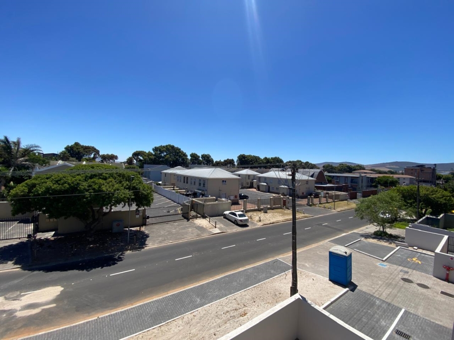 1 Bedroom Property for Sale in Table View Western Cape